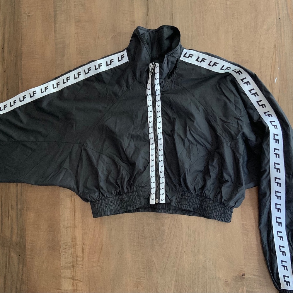 LF THE BRAND WOMENS CROP BLACK JACKET S